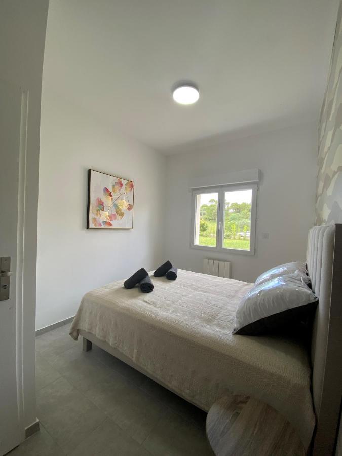 Apartment Logis Dans Ancien Relais De Poste Saint Julien Les Rosiers