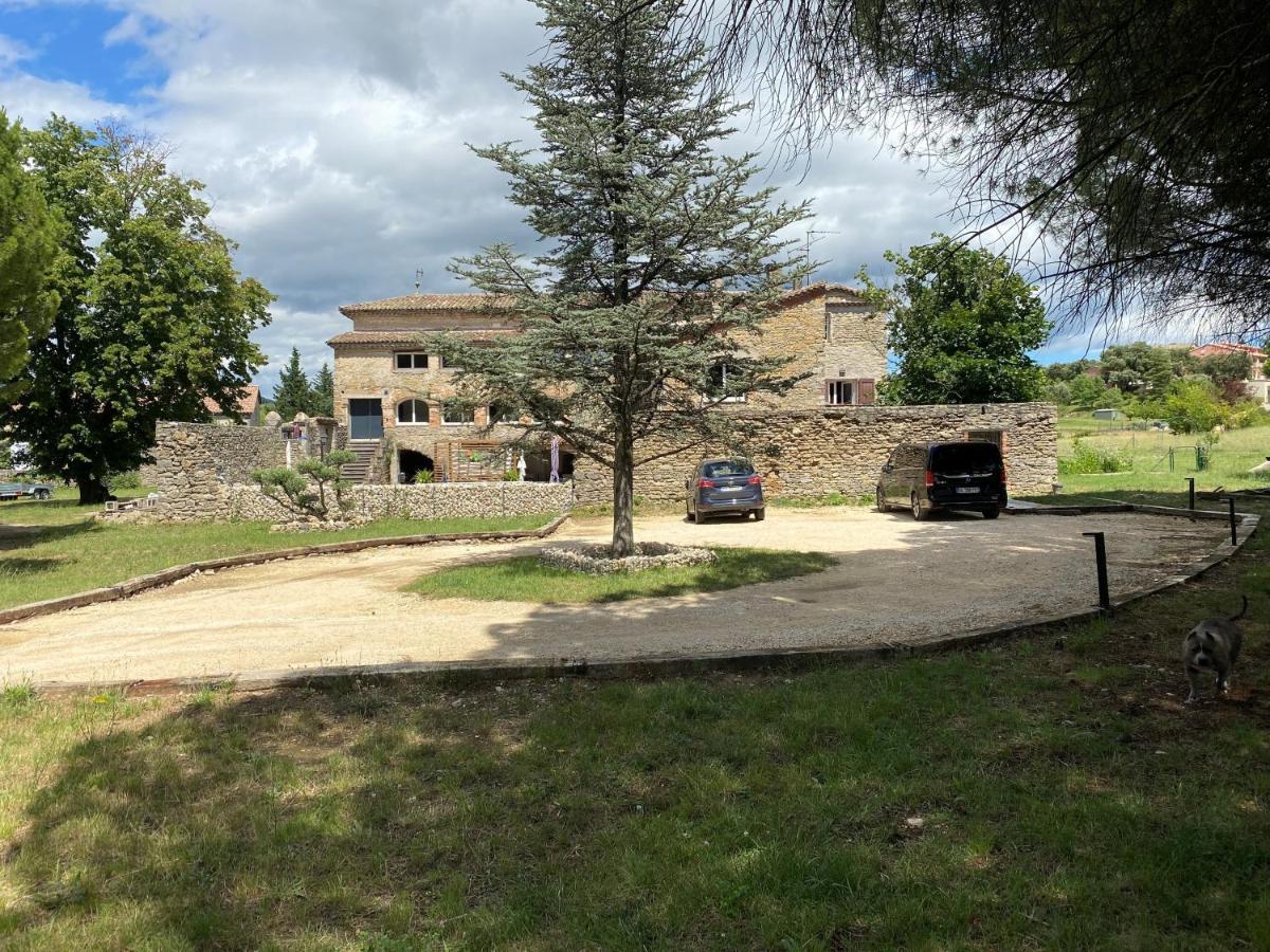 Logis Dans Ancien Relais De Poste Apartment Saint Julien Les Rosiers